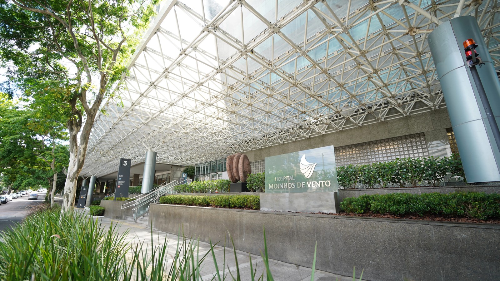 Fachada do Hospital Moinhos de Vento em Porto Alegre – RS